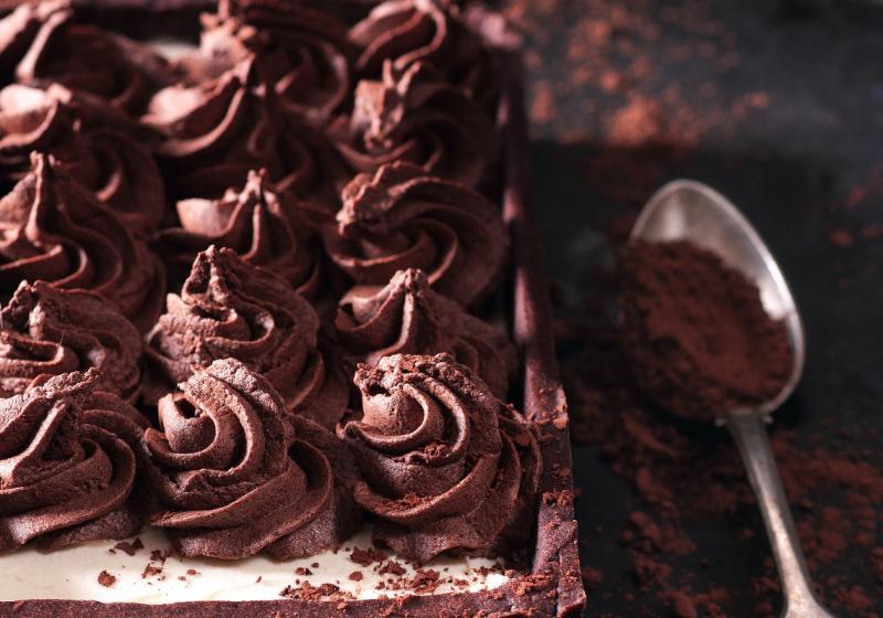Božské čokoládové dezerty a tipy, jak pracovat s čokoládou bez rozčilování