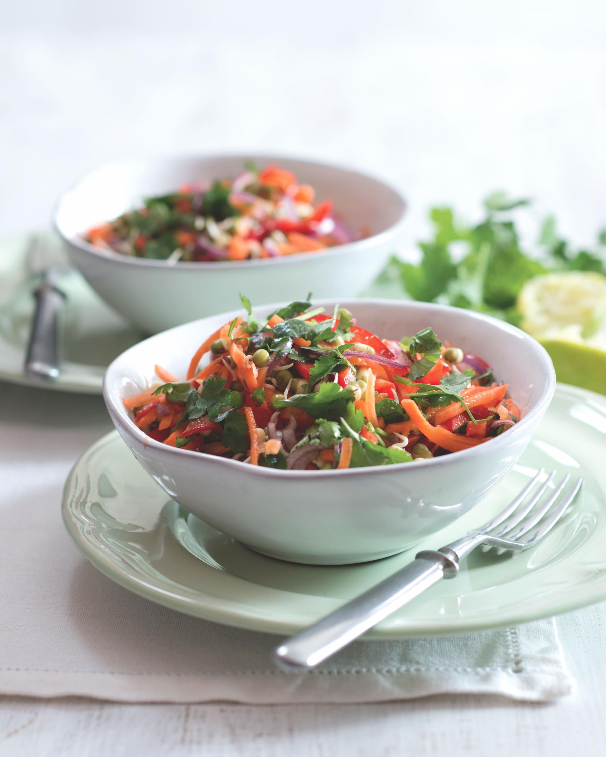 Asijský salát s mrkví a paprikou | Apetit Online