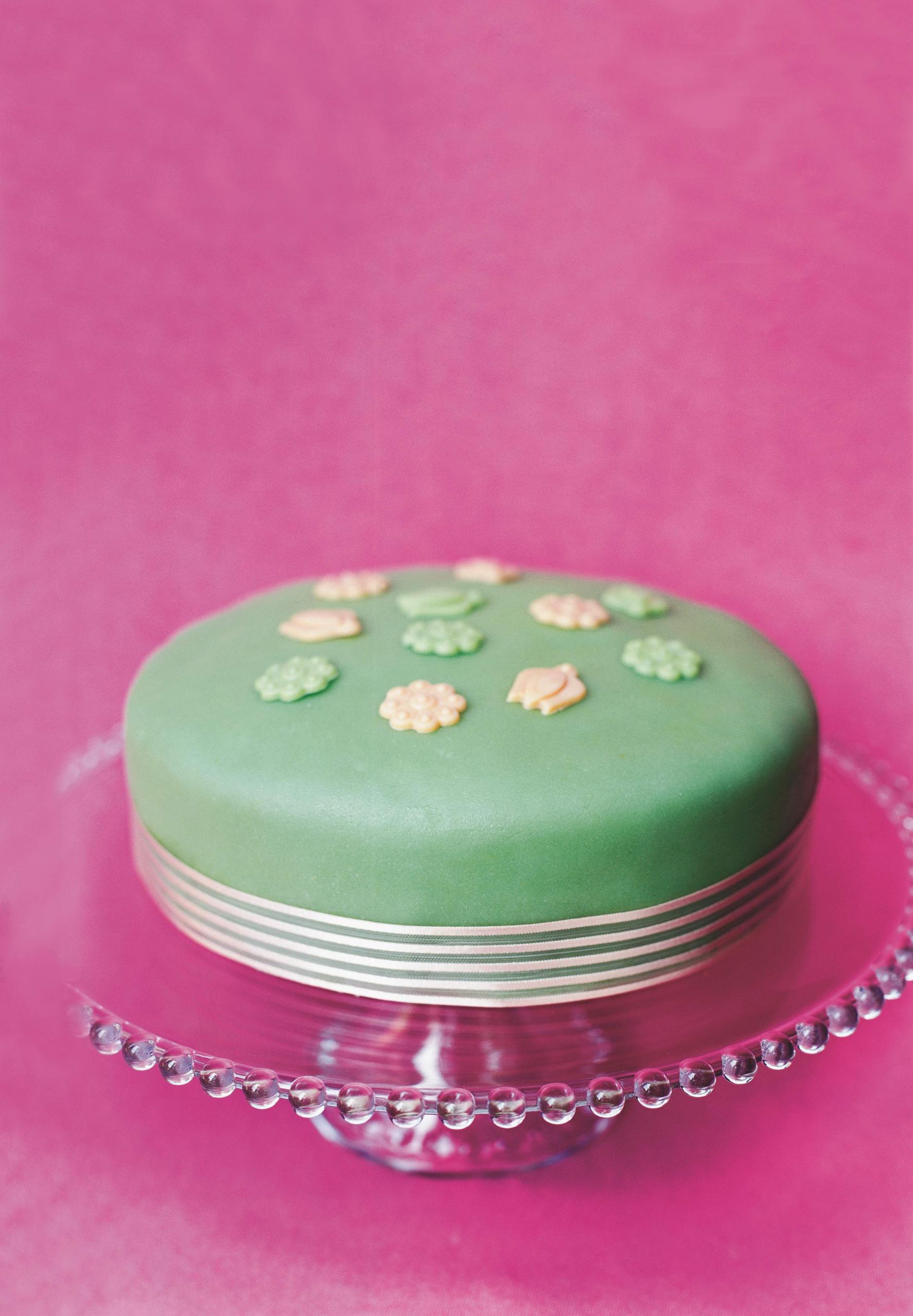Mandlovo-oříškový dort s marcipánem | Apetit Online