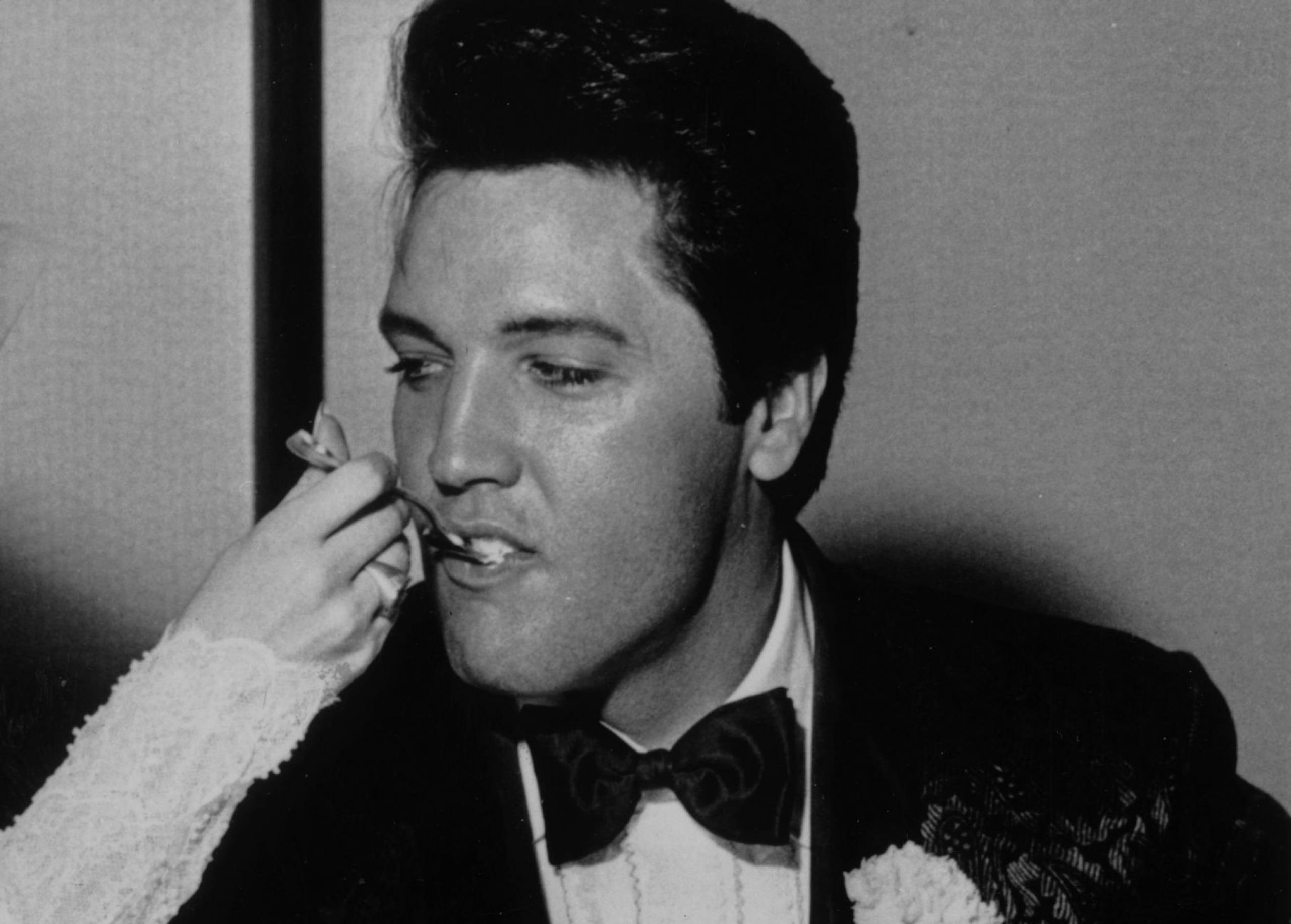 Šílený jídelníček Elvise Presleyho: Jedl jako pět lidí dohromady! | Apetit  Online