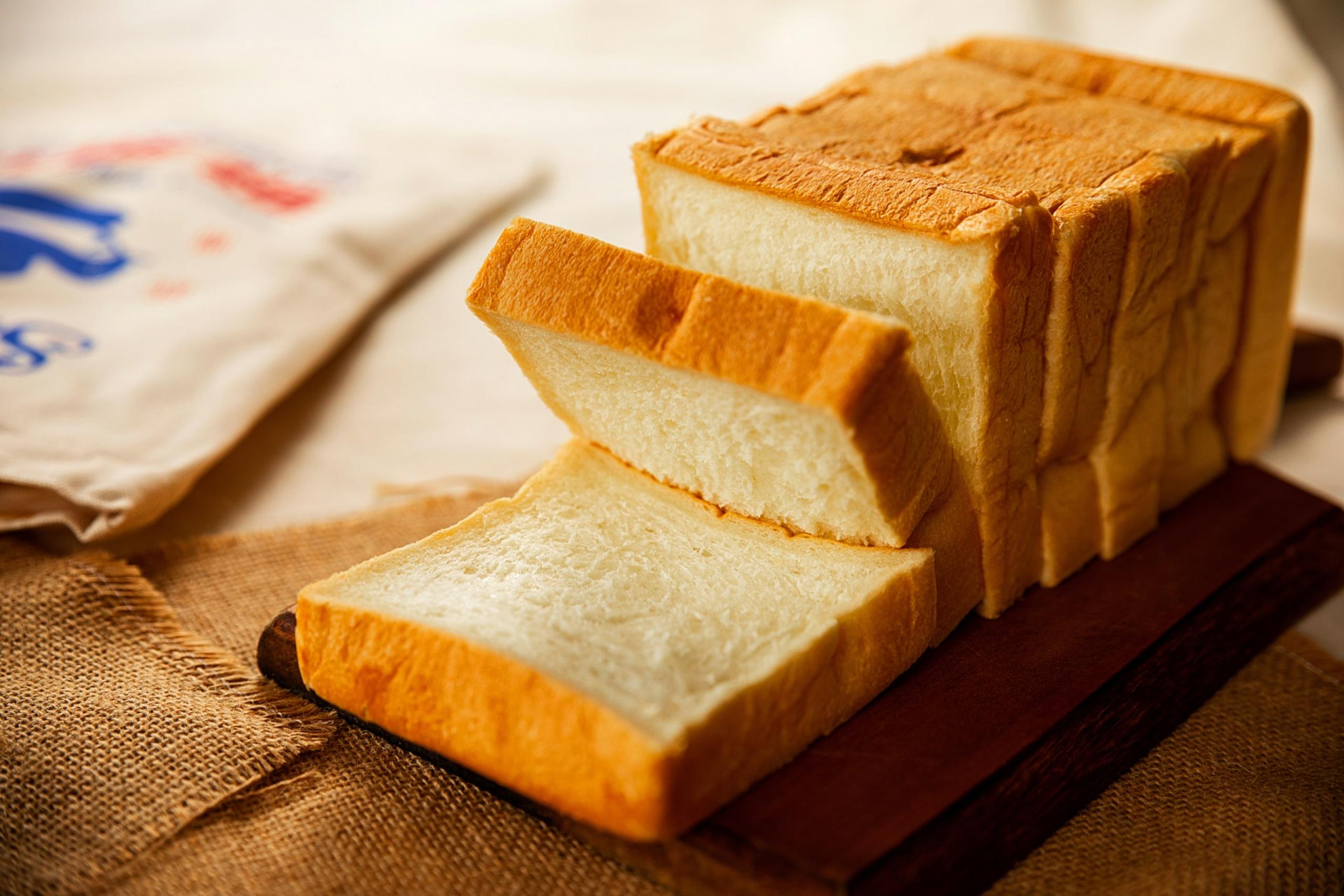 Chléb z domácí pekárny | Apetit Online