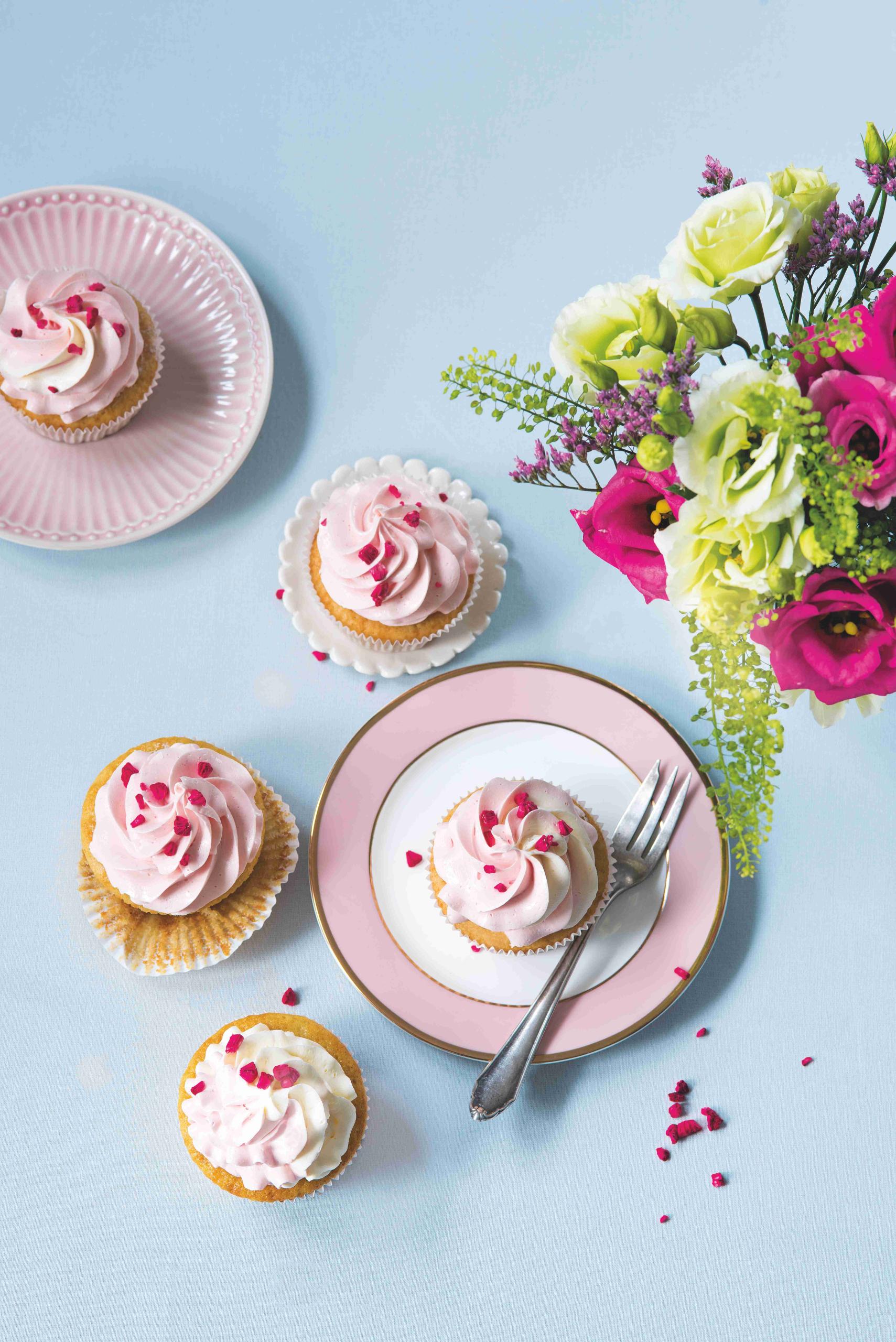 Vanilkové cupcaky s máslovým krémem | Apetit Online