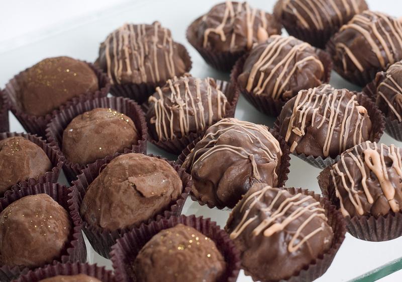 3 nápady, jak zdobit cukroví čokoládou | Apetit Online