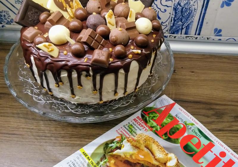Narozeninový smetanový dort s čokoládou | Apetit Online
