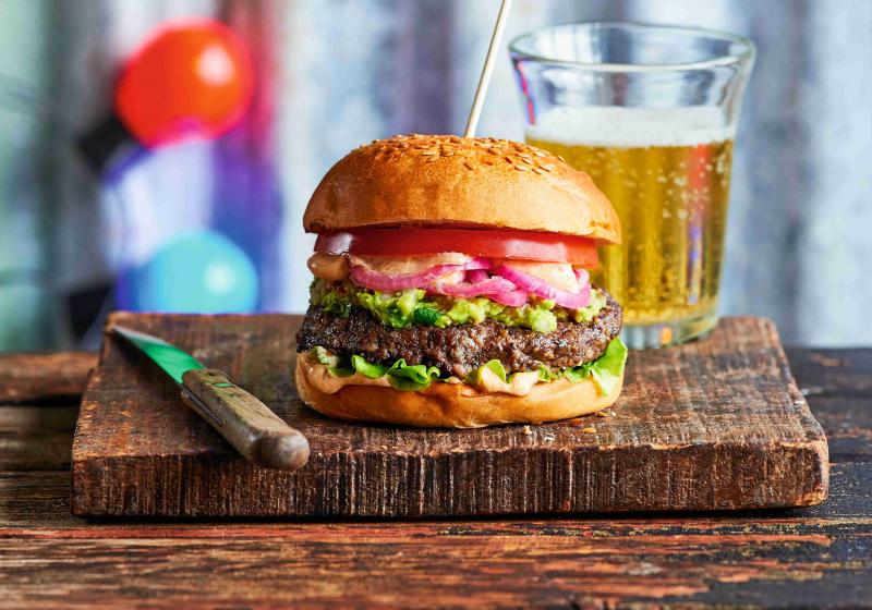 Absolutně dokonalý veganský burger | Apetit Online