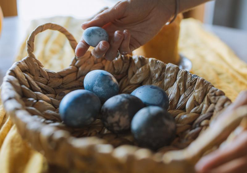 Velikonoční triky našich babiček na barvení vajec | Apetit Online