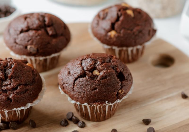 Muffiny s trojí čokoládou | Apetit Online