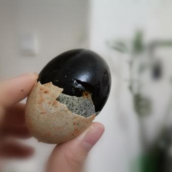 Černé vejce: Kde ho sehnat a jak se připravuje? | Apetit Online