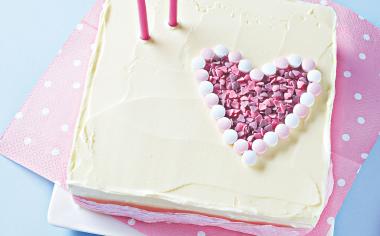 18 nejlepších receptů na barevné dorty pro děti | Apetit Online